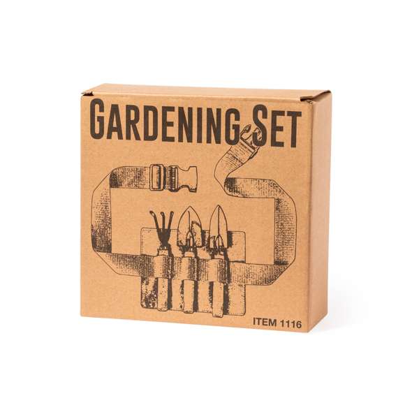 Set de jardinería de 3 accesorios, fabricado en metal con mango de madera. Incluye pala grande, pala pequeña y rastrillo. Con riñonera de transporte en algodón y cierre de click ajustable  presentado en atractiva caja de diseño eco.