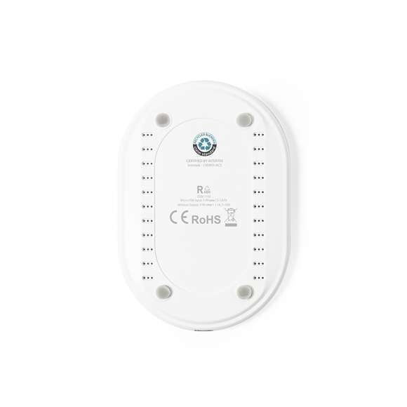 Cargador inalámbrico 10W de línea nature, con práctico diseño ovalado. Carcasa en ABS reciclado (RABS) y con certificación RCS, que garantiza el origen reciclado del mismo. Cable de carga incluido, base antideslizante y compatible con dispositivos equipados con tecnología de carga inalámbrica. Presentado en atractiva caja de diseño eco. Disponible manual de instrucciones en español e inglés.
