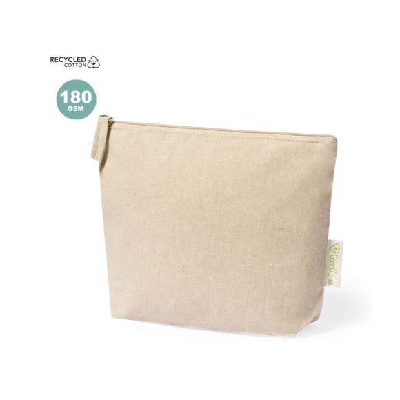 Neceser en resistente material 100% algodón reciclado GRS de 180g/m2. Certificación GRS (Global Recycled Standard / Estándar de Reciclaje Global), que garantiza el origen reciclado del material usado para fabricar el producto. Cierre de cremallera con tirador a juego y distintivo eco en etiqueta exterior.