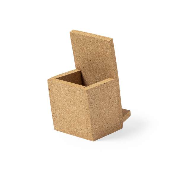 Lapicero de línea nature con soporte para smartphone integrado. Fabricado en corcho, para así fomentar el uso de las materias primas naturales, y presentado en atractiva caja de diseño eco.