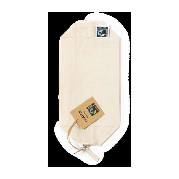  	Neceser de línea nature, fabricado en 100% algodón de 180g/m2 en tono natural. Con certificación Fairtrade (Comercio Justo) un sistema comercial solidario y alternativo al convencional que persigue el desarrollo de los pueblos y la lucha contra la pobreza. Compartimento principal con cierre de cremallera y tirador a juego, incluida etiqueta Fairtrade y hangtag distintivo en cartón reciclado.