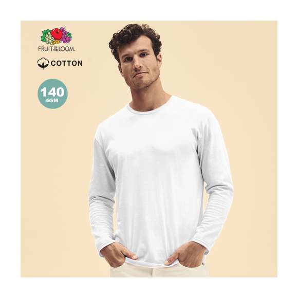 Camiseta adulto blanca Iconic Long Sleeve de Fruit Of The Loom. Manga larga, fabricada en material 100% algodón peinado Ring Spun de 140g/m2. De tacto suave y corte clásico, con cuello redondo estrecho de canalé 1x1 y tapeta a juego. Etiqueta fácilmente removible y disponible en tallas S, M, L, XL, XXL.