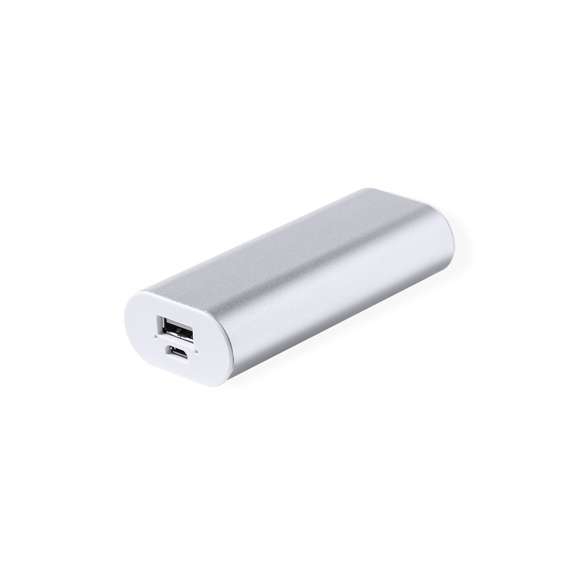  	Batería auxiliar externa de 2.200 mAh, de diseño curvado y fabricada en aluminio. Con salida USB y entrada Micro USB. Indicadores LED de estado de carga y cable de carga Micro USB incluido. Presentada en caja individual de diseño kraft, con manual de instrucciones en español e inglés. 	 	Entrada micro USB: 5V DC 1A 	Salida USB: 5V DC 1A 	 	Las capacidades mostradas en todas nuestras baterías auxiliares externas son reales, incorporando todas ellas baterías de grado A y no recicladas, con una vida útil de al menos 500 ciclos de carga y según normativa CE. 	 	Además, están fabricadas conforme a los estándares RoHS y en cumplimiento con los siguientes requisitos de seguridad: 	 	Sistema de protección contra sobrecarga del power bank. 	Sistema de protección contra descarga completa que proporciona una mayor durabilidad del power bank. 	Sistema de bloqueo para evitar cortocircuitos. 	Sistema de transferencia de carga constante, acorde con la capacidad del dispositivo de destino.