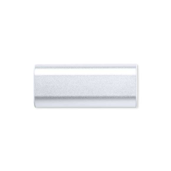  	Batería auxiliar externa de 2.200 mAh, de diseño curvado y fabricada en aluminio. Con salida USB y entrada Micro USB. Indicadores LED de estado de carga y cable de carga Micro USB incluido. Presentada en caja individual de diseño kraft, con manual de instrucciones en español e inglés. 	 	Entrada micro USB: 5V DC 1A 	Salida USB: 5V DC 1A 	 	Las capacidades mostradas en todas nuestras baterías auxiliares externas son reales, incorporando todas ellas baterías de grado A y no recicladas, con una vida útil de al menos 500 ciclos de carga y según normativa CE. 	 	Además, están fabricadas conforme a los estándares RoHS y en cumplimiento con los siguientes requisitos de seguridad: 	 	Sistema de protección contra sobrecarga del power bank. 	Sistema de protección contra descarga completa que proporciona una mayor durabilidad del power bank. 	Sistema de bloqueo para evitar cortocircuitos. 	Sistema de transferencia de carga constante, acorde con la capacidad del dispositivo de destino.