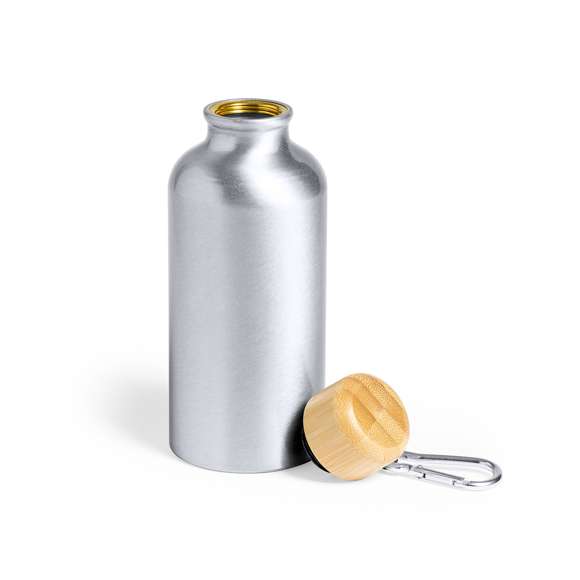 Bidón de línea nature y 400 ml de capacidad. Cuerpo en aluminio de acabado mate y tapón de bambú con mosquetón a juego para fácil transporte. Libre de BPA y presentado en atractiva caja de diseño eco.