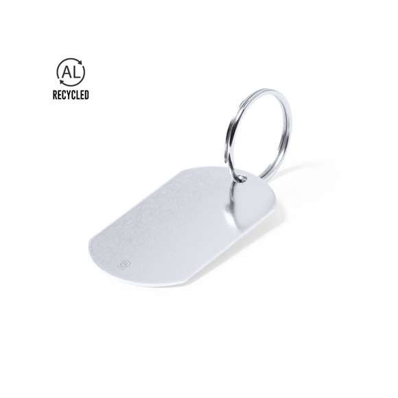 Llavero en aluminio reciclado de acabado plateado. Cuerpo con amplia superficie de marcaje y distintivo aluminio reciclado. Con anilla llavero metálica a juego.El aluminio reciclado es un material con posibilidades de reciclaje casi infinitas, sin perder sus propiedades originales y consumiendo menos energía en este proceso.