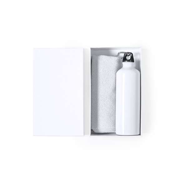 Set de bidón y toalla a juego. Incluye:  Bidón de 800 ml de capacidad con cuerpo en aluminio de acabado brillo. Con tapón de seguridad a rosca y mosquetón metálico de transporte.  Toalla absorbente fabricada en microfibra de 160g/m2 y tamaño 40x90 cm.  Set disponible en variada gama de colores y presentado en caja de cartón con colores a juego.