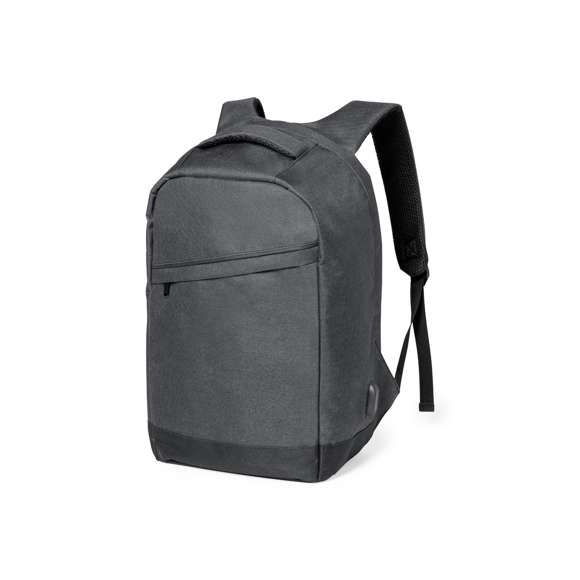 Mochila en resistente poliéster 600D de alta calidad. Con bolsillo antirrobo en la espalda para guardar objetos de valor. Compartimento interior con salida USB para conexión de powerbank -no incluido- y bolsillo exterior con cremallera invisible. Acolchado en asa, parte trasera y cintas para hombros, que además son ajustables. Interior con compartimentos acolchados para ordenador portátil de hasta 15 pulgadas y tablet de hasta 10 pulgadas. Accesorio en espalda para ajuste en trolley.