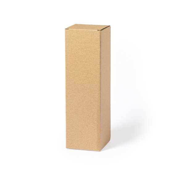  	Caja de presentación especialmente diseñada para bidones. Tamaño 8x26,7x8 cm y fabricada en cartón reciclado corrugado de acabado kraft. En línea con la tendencia del mercado hacia la sostenibilidad integral del regalo, ofreciendo soluciones de origen reciclado con el fin de ayudar a la mejora y conservación de nuestro planeta.