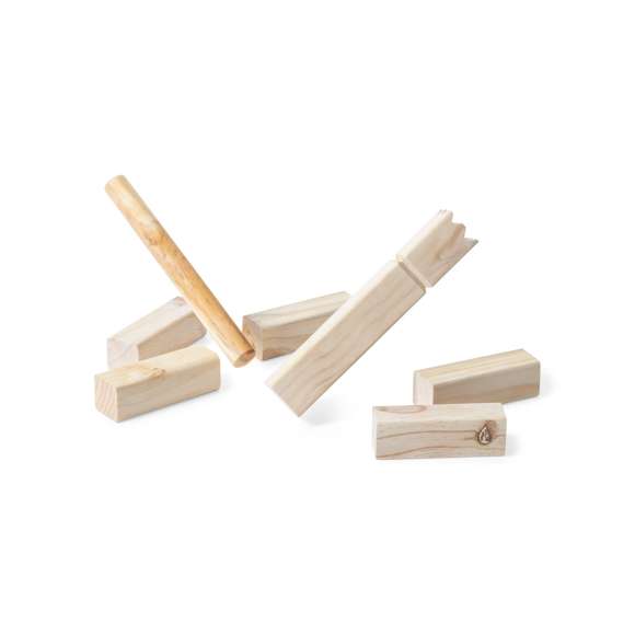 Juego ancestral de kubb fabricado en resistente madera natural de pino. Set de 21 piezas, en bolsa de transporte 100% algodón con cordón de cierre a juego. Presentación en caja individual de diseño kraft, con manual de instrucciones en español e inglés.