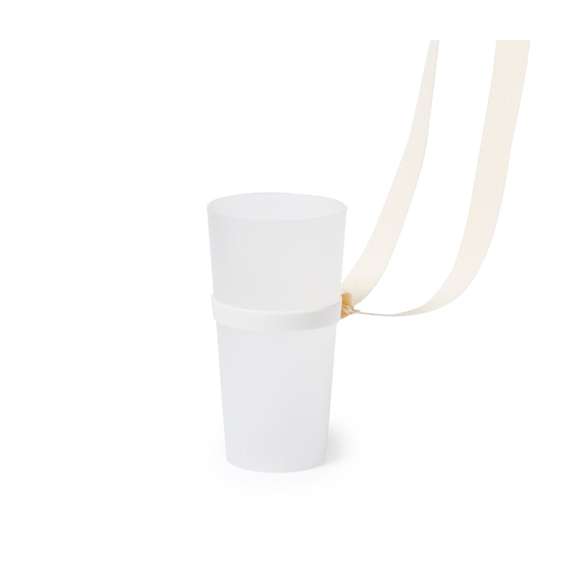 Original lanyard portavasos, con cinta en algodón y porta vasos a juego, 100% adaptable y fabricado en resistente silicona. El complemento perfecto para que los más festivaleros disfruten de cualquier evento sin ataduras.