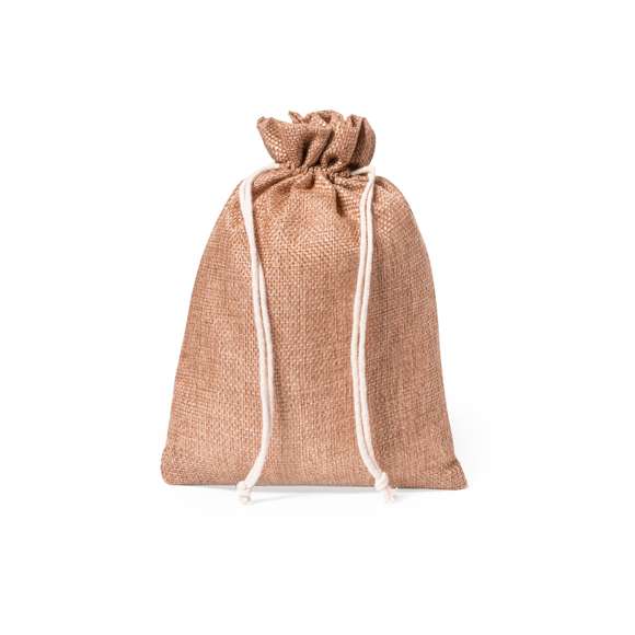  	Bolsa de presentación de inspiración nature y acabado cosido, fabricada en poliéster. Con cierre de cordón y disponible en variada gama de colores.