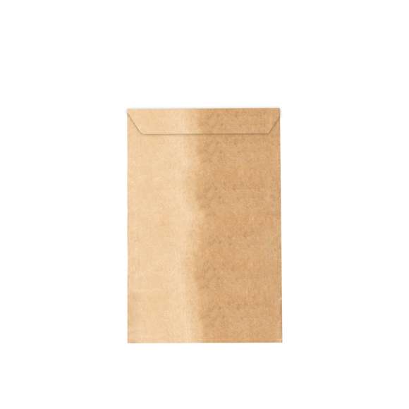 Bolsa de presentación de línea nature fabricada en papel reciclado kraft. Formato 15 x 23 cm + 2 cm de solapa. En línea con la tendencia del mercado hacia la sostenibilidad integral del regalo, ofreciendo soluciones de origen reciclado con el fin de ayudar a la mejora y conservación de nuestro planeta.