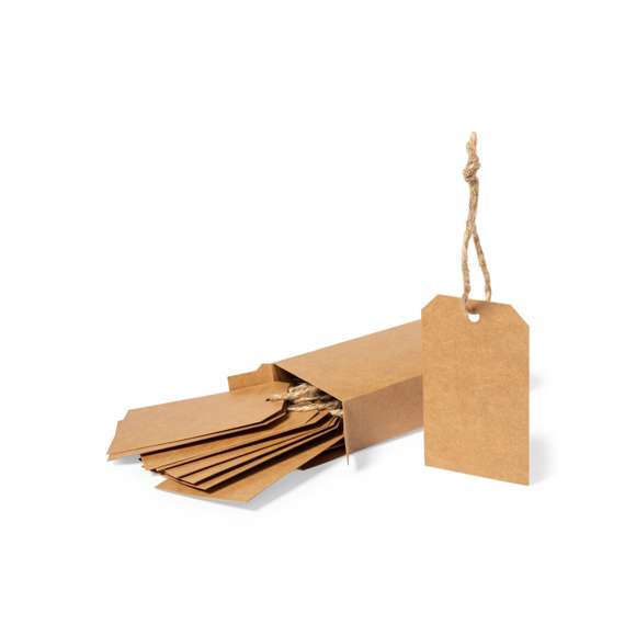 Set de 10 etiquetas de presentación, fabricadas en cartón reciclado kraft con cordón de Yute. Formato 5 x 9 cm y presentadas en caja individual de cartón reciclado kraft. En línea con la tendencia del mercado hacia la sostenibilidad integral del regalo, ofreciendo soluciones de origen reciclado con el fin de ayudar a la mejora y conservación de nuestro planeta.