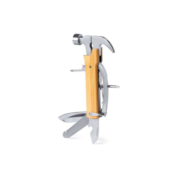 Multiherramienta de línea nature, con resistente cuerpo en acero inox y empuñadura de bambú. Con 13 funciones, entre otras martillo y sacaclavos  cuchillo y cortauñas  destornillador plano y philips  lima  abridor y alicates. Cordón a juego en polipiel y presentada en caja individual de diseño kraft.