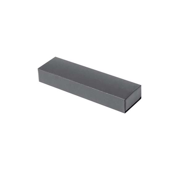 Bolígrafo puntero USB fabricado en resistente aluminio de acabado brillo. Con memoria USB de 16GB de capacidad integrada en la parte superior y clip en negro. De mecanismo pulsador, con cartucho jumbo y en tinta azul. Presentado en caja individual negra.