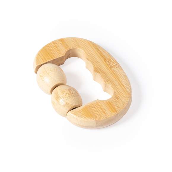 Masajeador de línea nature, fabricado en en bambú. Con 2 bolitas masajeadoras a juego y asa ergonomica. Presentación en caja individual de diseño kraft.