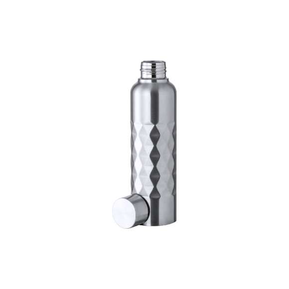 Bidón de diseño exclusivo Limited Edition. De 850 ml de capacidad y fabricado en resistente acero inox de acabado mate, con elegante patrón en rombo alrededor del cuerpo.Presentación en estuche Limited Edition Experience, de diseño único y protegido por derechos de propiedad industrial. Incluida tarjeta en cartón reciclado con descripción Limited Edition.De la perfecta combinación entre exclusividad y diseño nace Limited Edition, una colección especial de ideas promocionales de edición limitada. Un nuevo concepto, inspirado en la fusión de artículos premium con las últimas tendencias, en tiradas de unidades limitadas, y ofreciendo una experiencia de regalo única, exclusiva e inolvidable.