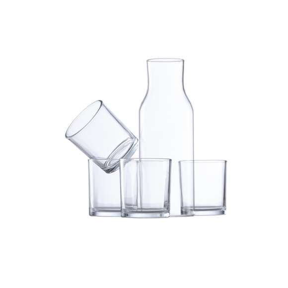 Set de jarra y vasos de sobrio diseño, fabricados en cristal. Incluye 4 vasos de 320 ml y jarra de 1,35 l. Presentación en caja individual de diseño kraft.