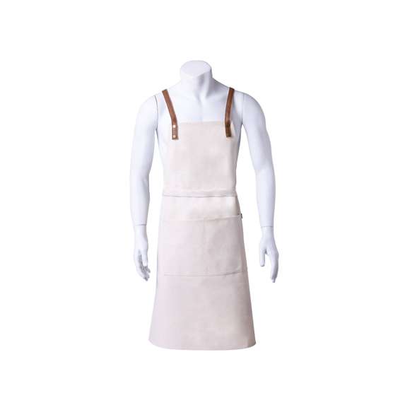 Delantal de alta calidad en resistente material 100% algodón canvas de 340g/m2, con costuras reforzadas. De corte por debajo de la rodilla, con cintas en resistente polipiel y triple ajuste: cuello, espalda y cintura. Con bolsillo frontal, accesorio en polipiel y remaches metálicos de refuerzo.