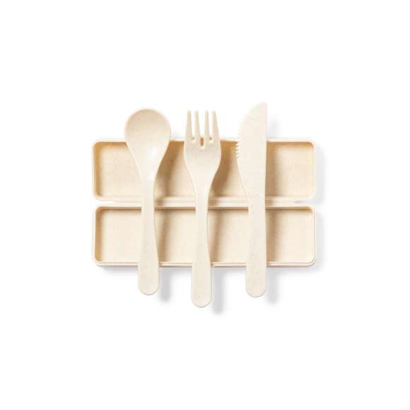 Set de cubiertos fabricados en PP de acabado veteado, libre de BPA, con estuche de presentación a juego. Incluye cuchara, tenedor y cuchillo. Certificación Food Grade, garantizando la seguridad cuando los alimentos entran en contacto con el material usado para fabricar el producto.