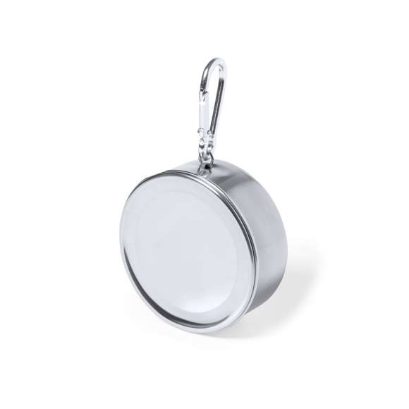 Original vaso plegable para emergencias fabricado en acero inox. De 220ml de capacidad y con mosquetón metálico de transporte.