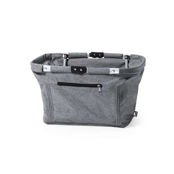 Cesta plegable fabricada en resistente 600D RPET. Con resistente estructura de aluminio y 2 asas de transporte plegables en aluminio, con cinta de velcro a juego. Bolsillo exterior con cierre de cremallera y etiqueta exterior con distintivo RPET. El material RPET se elabora a partir de plástico reciclado, para así fomentar la reutilización de residuos plásticos y ayudar a la sostenibilidad del planeta.