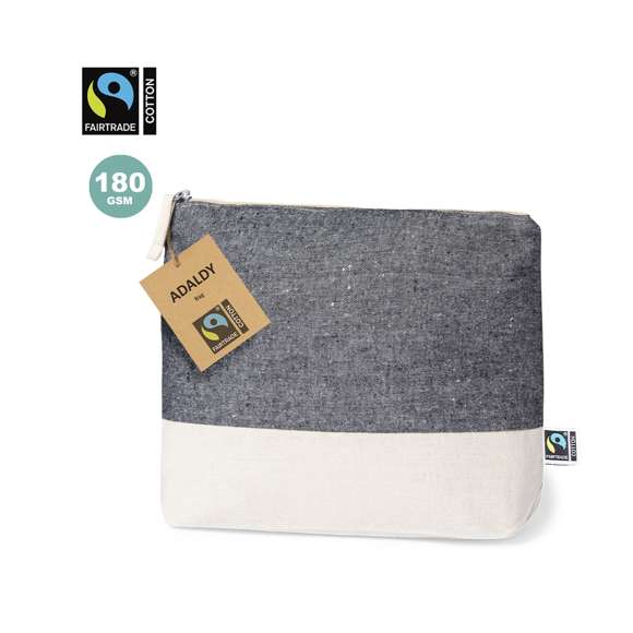  	Neceser de línea nature, fabricado en algodón 100%. Con certificación Fairtrade (Comercio Justo), un sistema comercial solidario y alternativo al convencional que persigue el desarrollo de los pueblos y la lucha contra la pobreza. Compartimento principal con cierre de cremallera y tirador a juego, con base en tono natural y parte frontal superior disponible en tonos negro y natural. Incluida etiqueta Fairtrade y hangtag distintivo en cartón reciclado.