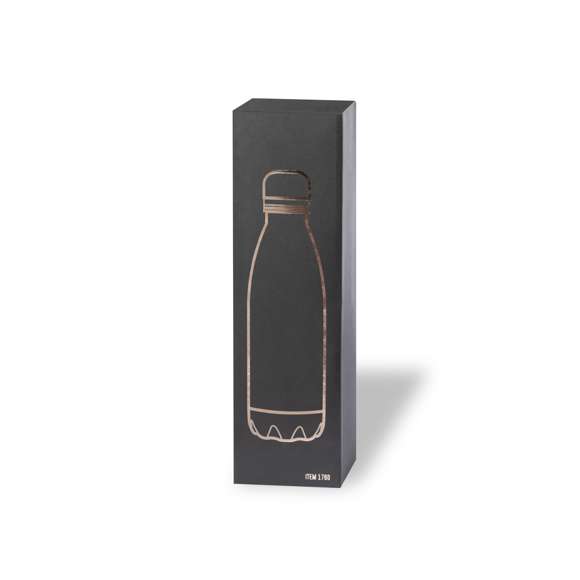 Bidón de 790 ml de capacidad, fabricado en acero inox y con recubrimiento exterior de cobre galvanizado. Tapón a rosca, libre de BPA. Presentado en caja individual negra de elegante diseño.