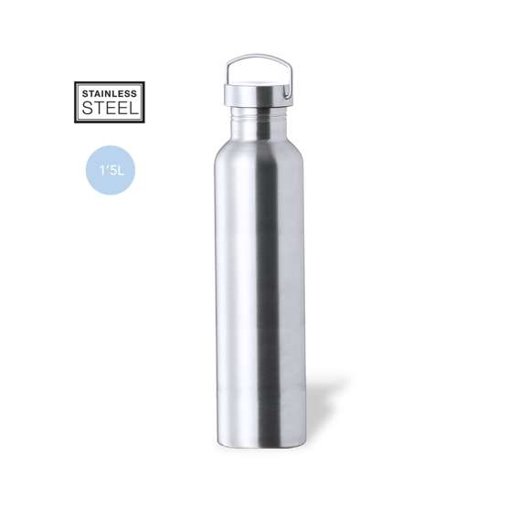 Bidón jumbo de 1,5 l de capacidad, fabricado en acero inox de acabado brillo. Con original tapón a rosca en acero inox, a juego y con asa integrada. Libre de BPA y presentado en caja individual de diseño kraft.Disponible manual de instrucciones en español e inglés.