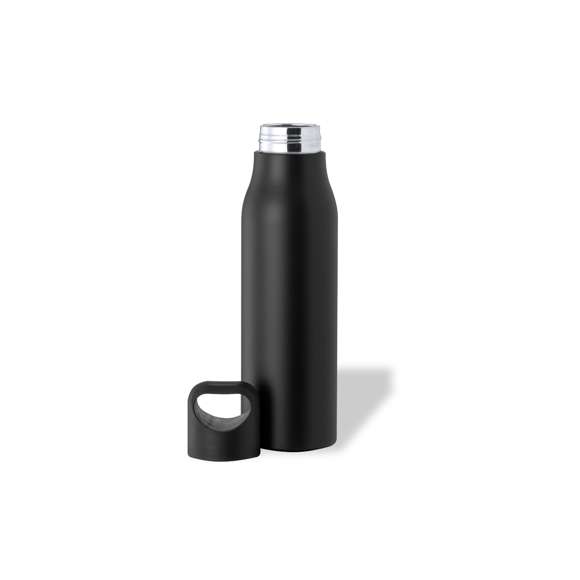 Bidón de 850 ml de capacidad, fabricado en acero inox. Tapón a rosca a juego, con asa de transporte integrada y libre de BPA. Disponible en variada gama de colores satinados y presentado en caja individual de diseño kraft.Disponible manual de instrucciones en español e inglés.