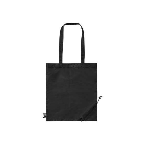 Bolsa plegable de línea nature fabricada en 190T RPET. De acabado cosido y con asas largas reforzadas (70 x 2,5cm). Plegado de pequeño tamaño mediante cordón con accesorio de ajuste. Disponible en variada gama de colores, con distintivo RPET en etiqueta exterior. Resistencia hasta 8 kg de peso.  El material RPET se elabora a partir de plástico reciclado, para así fomentar la reutilización de residuos plásticos y ayudar a la sostenibilidad del planeta.
