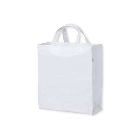 Bolsa de línea nature fabricada RPET laminado de 110g/m2. De acabado cosido, con fuelle y asas cortas reforzadas (35 x 2,5cm). Disponible en variada gama de colores, con distintivo RPET en etiqueta exterior. Resistencia hasta 5 kg de peso.El material RPET se elabora a partir de plástico reciclado, para así fomentar la reutilización de residuos plásticos y ayudar a la sostenibilidad del planeta.