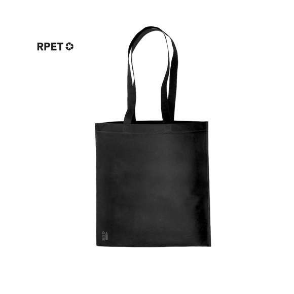Bolsa de línea nature fabricada non-woven RPET de 70g/m2. De acabado termosellado y asas largas reforzadas (68 x 2,5cm). Disponible en variada gama de colores, con distintivo RPET en esquina inferior derecha. Resistencia hasta 5 kg de peso.El material RPET se elabora a partir de plástico reciclado, para así fomentar la reutilización de residuos plásticos y ayudar a la sostenibilidad del planeta.