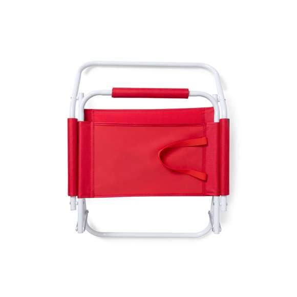 Silla plegable ligera y resistente, con estructura metálica lacada en color blanco. Respaldo y asiento en poliéster 600D, con acolchado en espuma a juego en reposabrazos y reposacabezas. Con asa de transporte a juego y disponible en variada gama de colores.