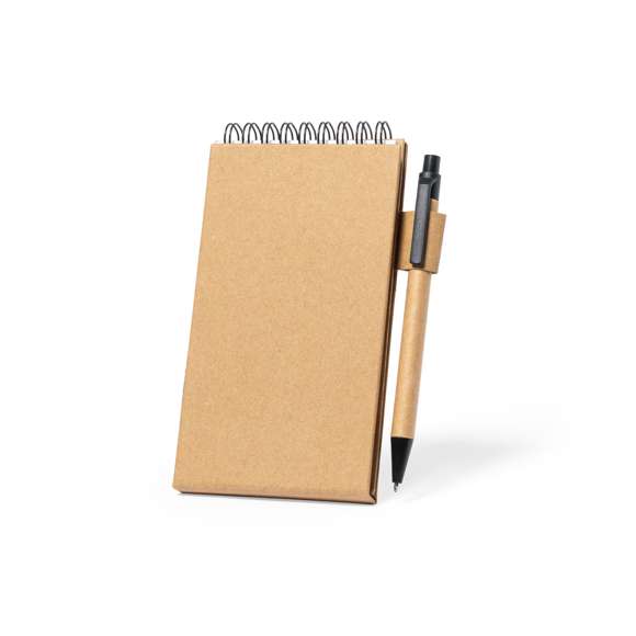 Bloc de notas de línea nature convertible en soporte para smartphone y fabricado en cartón reciclado. Incluye: Bloc de anillas de 30 hojas blancas, con disposición a una raya y soporte para bolígrafo. Bolígrafo en cartón reciclado con detalles en negro, de mecanismo pulsador y en tinta azul.25 notas adhesivas medianas.125 mininotas adhesivas en varios colores.