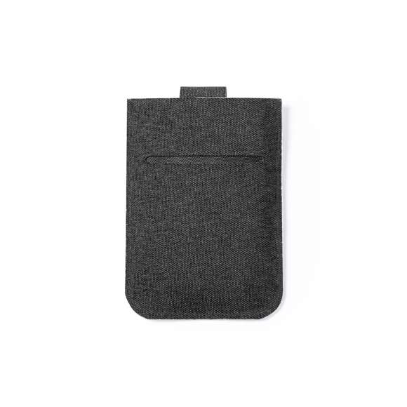 Elegante tarjetero fabricado en poliéster RPET de acabado en color negro. Con cierre imantado, capacidad para 5 tarjetas y mecanismo de extracción tirando de la cinta de cierre. Con tecnología de seguridad RFID (Identificación por Radio Frecuencia) que mantiene seguros tus dispositivos de transmisión de identidad. Distintivos RPET y RFID en el exterior. El material RPET se elabora a partir de plástico reciclado, para así fomentar la reutilización de residuos plásticos y ayudar a la sostenibilidad del planeta.