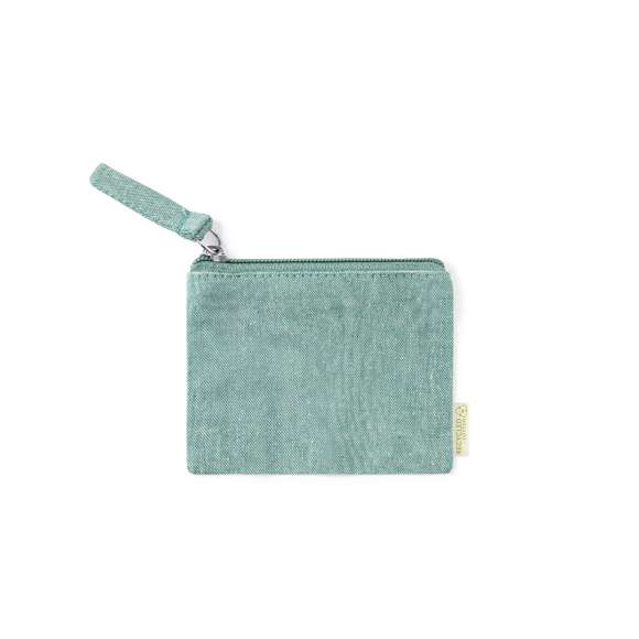 Monedero fabricado en 100% algodón reciclado. Compartimento principal con cierre de cremallera y tirador a juego. Con algodón distintivo reciclado en la etiqueta exterior y disponible en variada gama de colores. Certificación GRS (Global Recycled Standard / Estándar de Reciclaje Global), que garantiza el origen reciclado del material usado para fabricar el producto