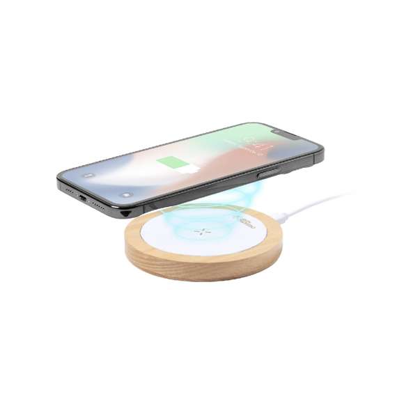 Cargador inalámbrico de 15W, con carcasa fabricada en combinación de cáñamo orgánico y madera natural. Compatible con dispositivos equipados con tecnología de carga inalámbrica Qi. Incluye cable cargador Tipo C y manual de instrucciones en español e inglés. Presentado en caja individual de diseño kraft.El cáñamo se obtiene de la planta cannabis, cuyos procesos tanto de cultivo como de obtención de fibras, son respetuosos con el medio ambiente, dando como resultado un material de gran resistencia, de origen natural y sostenible. Fabricado conforme a los estándares RoHS y en cumplimiento con los siguientes requisitos de seguridad:Sistema de protección contra sobrecalentamiento.Sistema de protección contra sobrecarga.Sistema de bloqueo para evitar cortocircuitos.