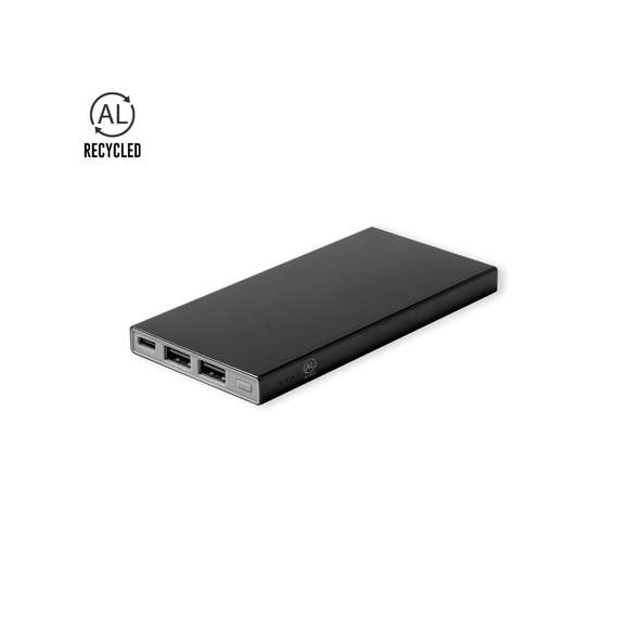Batería auxiliar externa de 4.000 mAh, fabricada en aluminio reciclado, con posibilidades de reciclaje casi infinitas, sin perder sus propiedades originales y consumiendo menos energía en este proceso. Con 2 salidas USB y conexión dual de entrada y salida Tipo C. Indicadores LED de estado de carga y cable de carga Tipo C incluido. Disponible en variada gama de colores y presentada en caja individual de diseño kraft, con manual de instrucciones en español e inglés.Entrada/Salida USB C: 5V DC 2.4VSalidas USB: 5V DC 2.4ALas capacidades mostradas en todas nuestras baterías auxiliares externas son reales, incorporando todas ellas baterías de grado A y no recicladas, con una vida útil de al menos 500 ciclos de carga y según normativa CE. Además, están fabricadas conforme a los estándares RoHS y en cumplimiento con los siguientes requisitos de seguridad:Sistema de protección contra sobrecarga del power bank. Sistema de protección contra descarga completa que proporciona una mayor durabilidad del power bank. Sistema de bloqueo para evitar cortocircuitos. Sistema de transferencia de carga constante, acorde con la capacidad del dispositivo de destino.