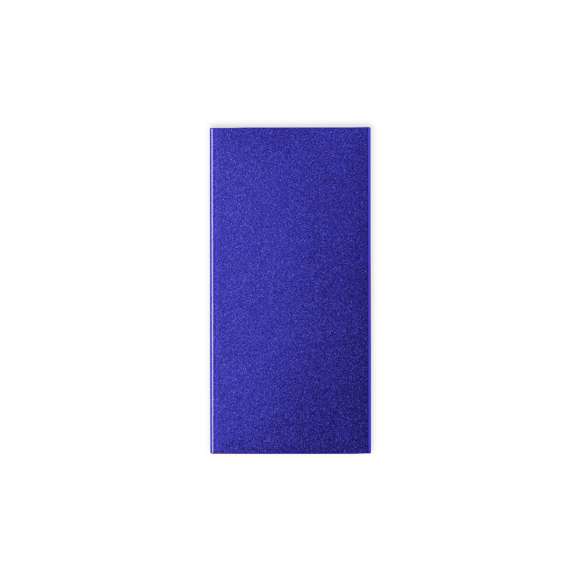 Batería auxiliar externa de 4.000 mAh, fabricada en aluminio reciclado, con posibilidades de reciclaje casi infinitas, sin perder sus propiedades originales y consumiendo menos energía en este proceso. Con 2 salidas USB y conexión dual de entrada y salida Tipo C. Indicadores LED de estado de carga y cable de carga Tipo C incluido. Disponible en variada gama de colores y presentada en caja individual de diseño kraft, con manual de instrucciones en español e inglés.Entrada/Salida USB C: 5V DC 2.4VSalidas USB: 5V DC 2.4ALas capacidades mostradas en todas nuestras baterías auxiliares externas son reales, incorporando todas ellas baterías de grado A y no recicladas, con una vida útil de al menos 500 ciclos de carga y según normativa CE. Además, están fabricadas conforme a los estándares RoHS y en cumplimiento con los siguientes requisitos de seguridad:Sistema de protección contra sobrecarga del power bank. Sistema de protección contra descarga completa que proporciona una mayor durabilidad del power bank. Sistema de bloqueo para evitar cortocircuitos. Sistema de transferencia de carga constante, acorde con la capacidad del dispositivo de destino.