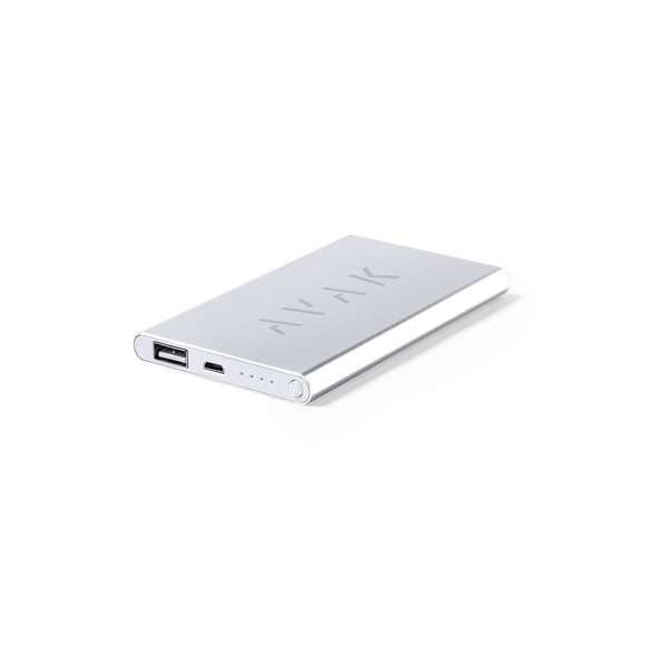 Batería auxiliar externa de 4.000 mAh fabricada en aluminio. Con salida USB y entrada Micro USB. Indicadores LED de estado de carga y cable de carga Micro USB incluido. Disponible en variada gama de colores y presentada en caja individual de diseño kraft, con manual de instrucciones en español e inglés.Entrada micro USB: 5V DC 1ASalida USB: 5V DC 1ALas capacidades mostradas en todas nuestras baterías auxiliares externas son reales, incorporando todas ellas baterías de grado A y no recicladas, con una vida útil de al menos 500 ciclos de carga y según normativa CE. Además, están fabricadas conforme a los estándares RoHS y en cumplimiento con los siguientes requisitos de seguridad:Sistema de protección contra sobrecarga del power bank. Sistema de protección contra descarga completa que proporciona una mayor durabilidad del power bank. Sistema de bloqueo para evitar cortocircuitos. Sistema de transferencia de carga constante, acorde con la capacidad del dispositivo de destino.