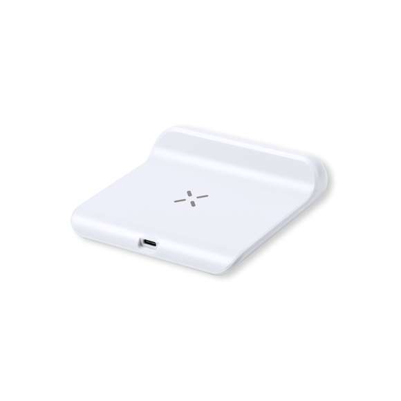 Reloj multifunción con pantalla retroiluminada y cargador inalámbrico 10W integrado. De elegante diseño en color blanco, con funciones hora y alarma. Cable de carga Tipo C de 1 m incluido y compatible con dispositivos equipados con tecnología de carga inalámbrica Qi. Presentado en caja individual de diseño kraft, con manual de instrucciones en español en inglés.Fabricado conforme a los estándares RoHS y en cumplimiento con los siguientes requisitos de seguridad:Sistema de protección contra sobrecalentamiento.Sistema de protección contra sobrecarga.Sistema de bloqueo para evitar cortocircuitos.