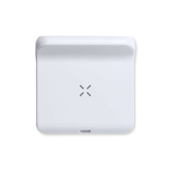 Reloj multifunción con pantalla retroiluminada y cargador inalámbrico 10W integrado. De elegante diseño en color blanco, con funciones hora y alarma. Cable de carga Tipo C de 1 m incluido y compatible con dispositivos equipados con tecnología de carga inalámbrica Qi. Presentado en caja individual de diseño kraft, con manual de instrucciones en español en inglés.Fabricado conforme a los estándares RoHS y en cumplimiento con los siguientes requisitos de seguridad:Sistema de protección contra sobrecalentamiento.Sistema de protección contra sobrecarga.Sistema de bloqueo para evitar cortocircuitos.