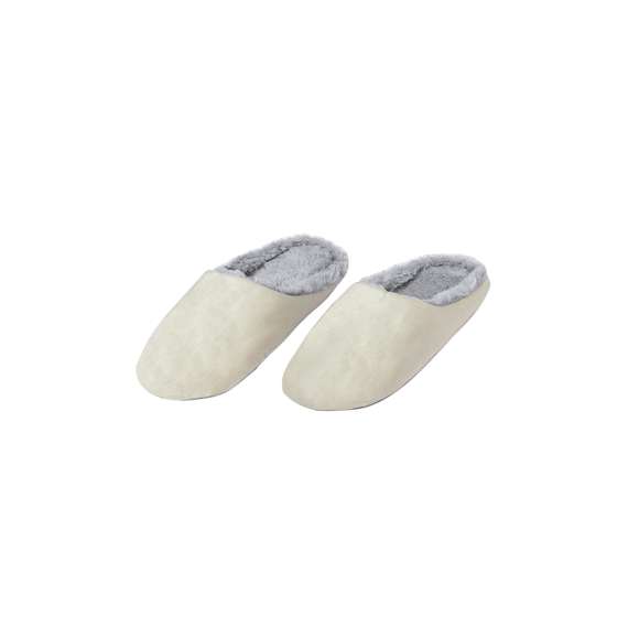 Par de zapatillas unisex. Fabricadas en suave y confortable algodón e interior acolchado con revestimiento afelpado en color gris. Disponibles tallas 36-38 y 42-44.
