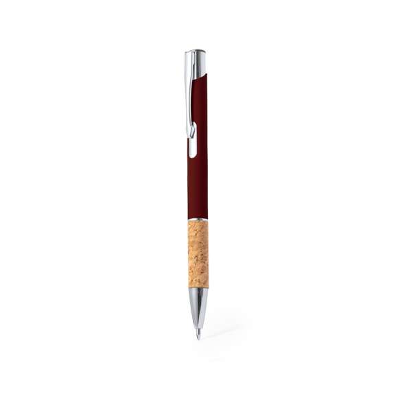 Elegante bolígrafo de línea nature y mecanismo pulsador. Cuerpo en resistente aluminio de acabado goma y empuñadura en corcho, con la caña en una amplia gama de distintivos colores. Clip metálico, con pulsador retráctil y en tinta azul. Presentado en bolsa individual reciclada.Elaborado con elementos vegetales para así fomentar la utilización de materias primas naturales y reducir las emisiones contaminantes.