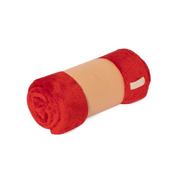 Manta de 130x160cm de suave tacto fabricada en coral fleece anti-pilling de 260g/m2. Incluye parche cosido en tela de poliéster para marcaje. Disponible en variada gama de colores. Presentación individual en funda de cartón reciclado para fácil impresión.