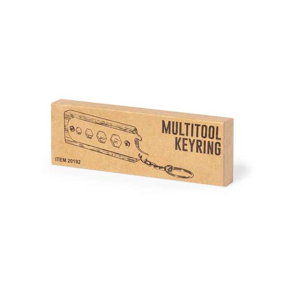 Llavero multiherramienta fabricado en resistente acero inox y bambú. Con práctico conjunto de 4 llaves fijas hexagonales troqueladas y abrebotellas. Presentado en caja individual de diseño kraft.