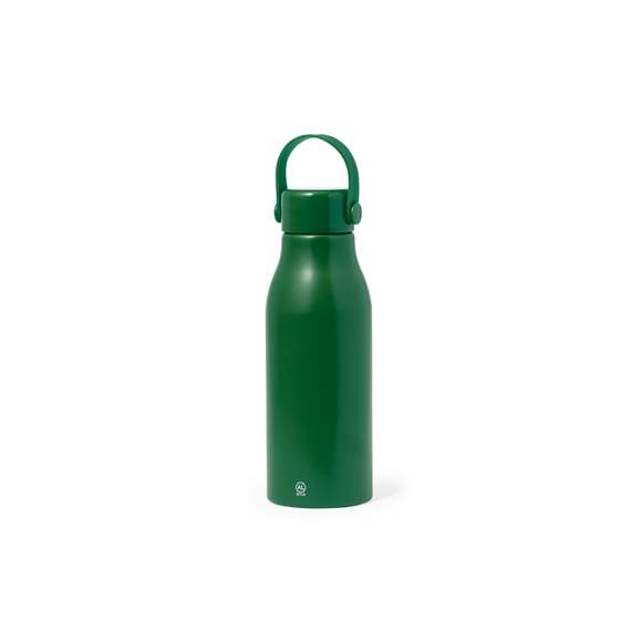 Bidón de 700 ml de capacidad. Fabricado en resistente y sostenible aluminio reciclado. Con tapón a rosca en mate y asa integrada a juego para un sencillo transporte. Cuerpo de acabado satinado. Disponible en variada gama de colores y libre de BPA. Incluye distintivo Aluminio Reciclado. Presentado en caja de diseño kraft y en bolsa individual reciclada.El aluminio reciclado es un material con posibilidades de reciclaje casi infinitas, sin perder sus propiedades originales y consumiendo menos energía en este proceso.