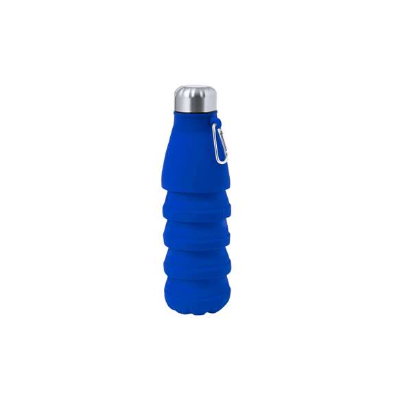 Bidón plegable de 550 ml de capacidad. Fabricado en silicona de alta calidad con tapón de acero inoxidable. Con cuerpo flexible de acabado mate, este bidón puede ser plegado para un cómodo y sencillo almacenamiento. Incluye mosquetón para fácil transporte. Libre de BPA. Es ideal para tener en tu escritorio, mesa o en cualquier superficie donde disfrutar tranquilamente de tu bebida favorita. Medidas plegado: Ø7,1 cm x 16,9 cm de alto. Medidas desplegado Ø7,1 cm hasta 24,8 cm de alto.